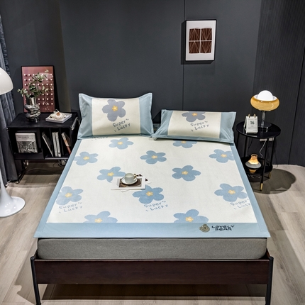 91家纺网 家纺一手货源 找家纺 全季家居 2023新款A类数码印花冰藤席三件套床席款 床席款-幸运花