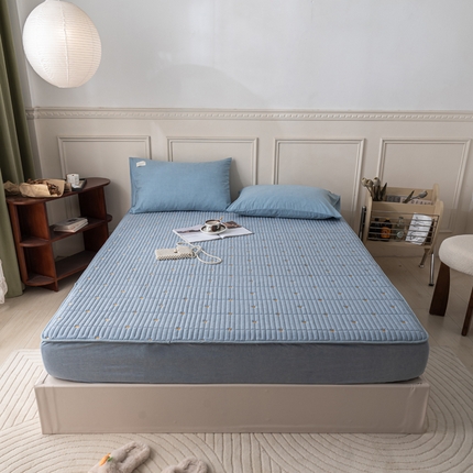 91家纺网 家纺一手货源 找家纺 春皖家纺 2023新款色织防水夹棉床笠 梦幻-粉