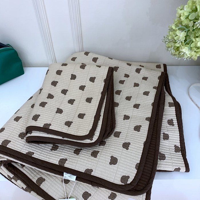 91家纺网 家纺一手货源 找家纺 汇庭2023新款大鹅水洗棉220*240床盖三件套 朵朵熊庄园