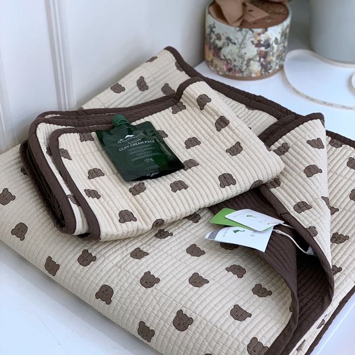 91家纺网 家纺一手货源 找家纺 汇庭2023新款大鹅水洗棉220*240床盖三件套 朵朵熊庄园