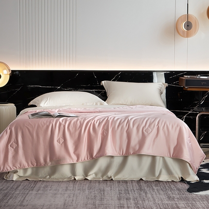 91家纺网 家纺一手货源 找家纺 巴宝路2025款竹纤维天竹夏被 帕勒莫粉