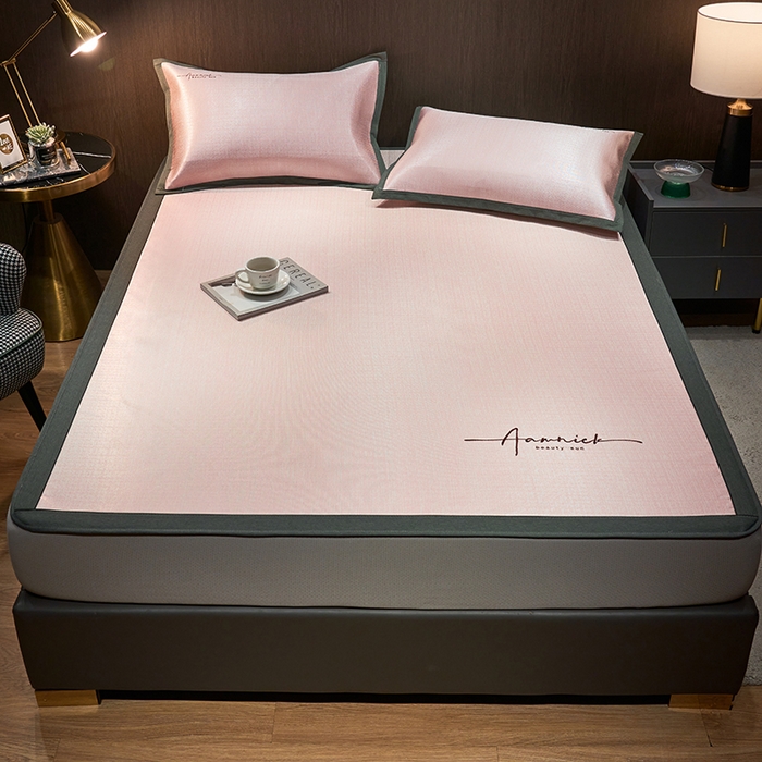 91家纺网 家纺一手货源 找家纺 （总）全季家居 2023新款纯色英文刺绣肌理纹冰丝凉席