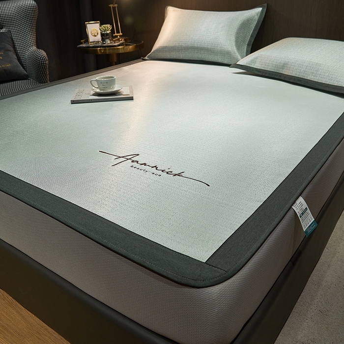 91家纺网 家纺一手货源 找家纺 全季家居 2023新款纯色英文刺绣肌理纹冰丝凉席 魔法绿