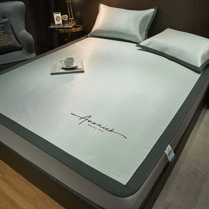 91家纺网 家纺一手货源 找家纺 全季家居 2023新款纯色英文刺绣肌理纹冰丝凉席 魔法绿