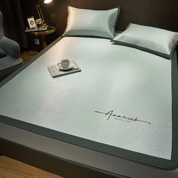 91家纺网 家纺一手货源 找家纺 全季家居 2023新款纯色英文刺绣肌理纹冰丝凉席 魔法绿