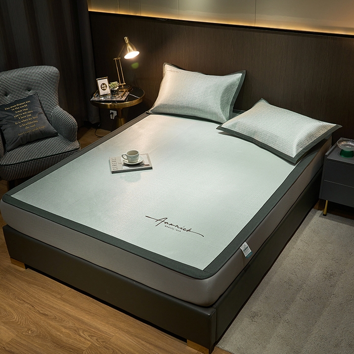 91家纺网 家纺一手货源 找家纺 全季家居 2023新款纯色英文刺绣肌理纹冰丝凉席 魔法绿