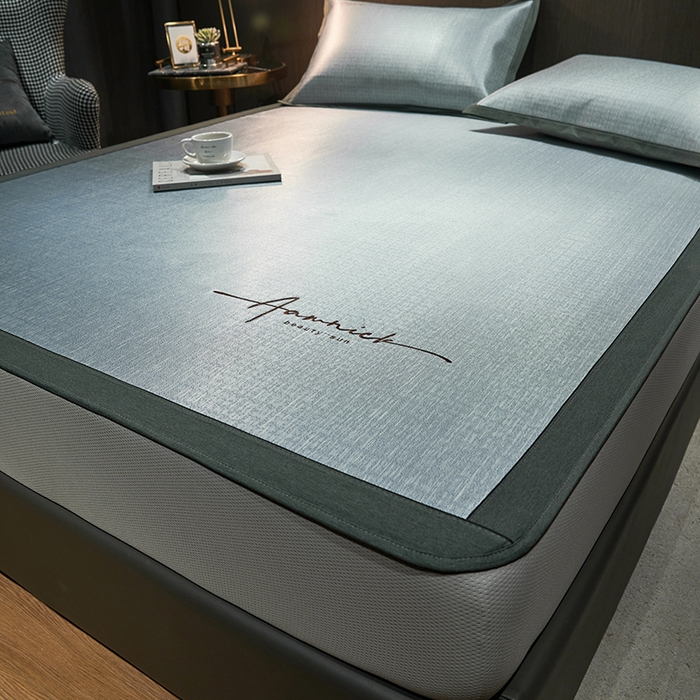 91家纺网 家纺一手货源 找家纺 全季家居 2023新款纯色英文刺绣肌理纹冰丝凉席 珊瑚灰