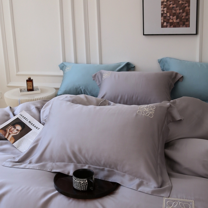 91家纺网 家纺一手货源 找家纺 榻尚家居 2023新款80纯色天丝简约绣花四件套-清欢 轻灰