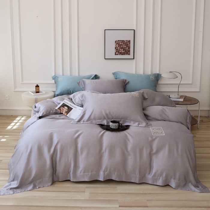 91家纺网 家纺一手货源 找家纺 榻尚家居 2023新款80纯色天丝简约绣花四件套-清欢 轻灰