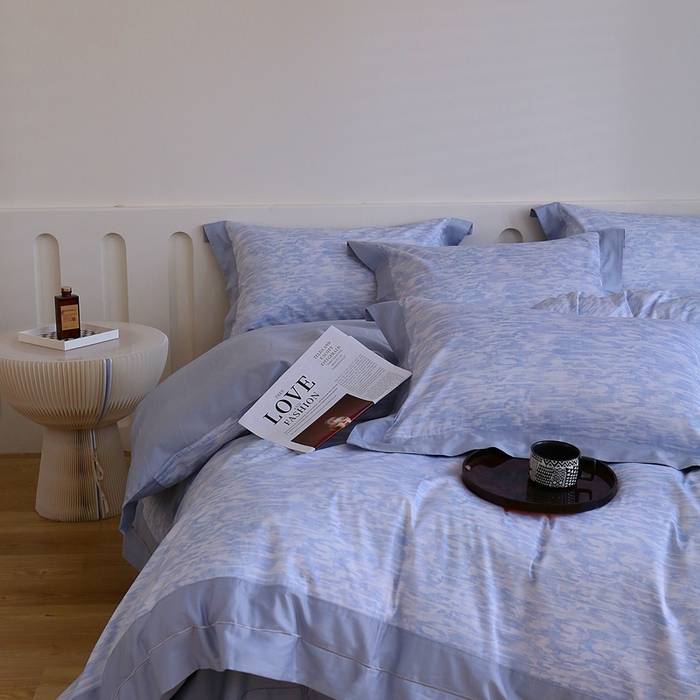 91家纺网 家纺一手货源 找家纺 榻尚家居 2023新款数码印花纯棉贡缎长绒棉拼接款工艺四件套 涟漪绿