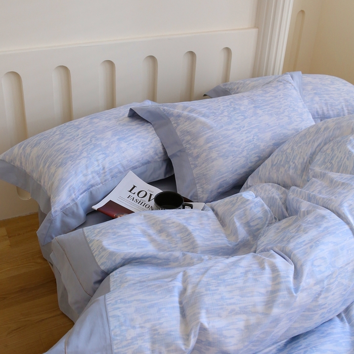 91家纺网 家纺一手货源 找家纺 榻尚家居 2023新款数码印花纯棉贡缎长绒棉拼接款工艺四件套 涟漪绿