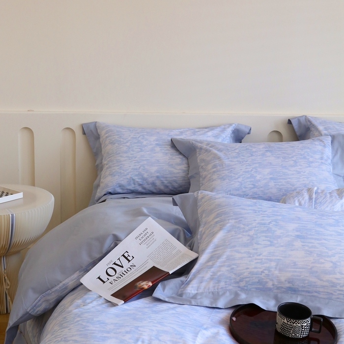 91家纺网 家纺一手货源 找家纺 榻尚家居 2023新款数码印花纯棉贡缎长绒棉拼接款工艺四件套 涟漪绿