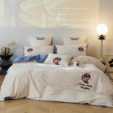 91家纺网 家纺一手货源 找家纺 名品优仓 2023新款水洗棉毛巾绣撞边款式四件套-玫瑰熊 摩登米兰