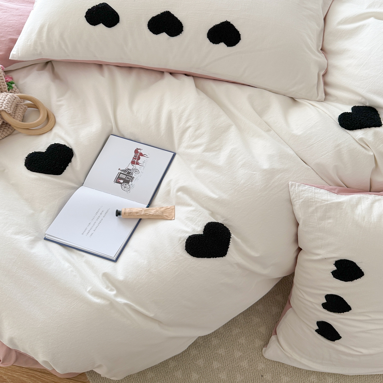 91家纺网 家纺一手货源 找家纺 柚子 2023新款全棉水洗棉刺绣套件 水洗棉-黑爱心