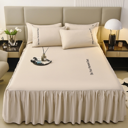 91家纺网 家纺一手货源 找家纺 七仙女家纺 2025新款水洗真丝天丝系列单床裙 奶杏色