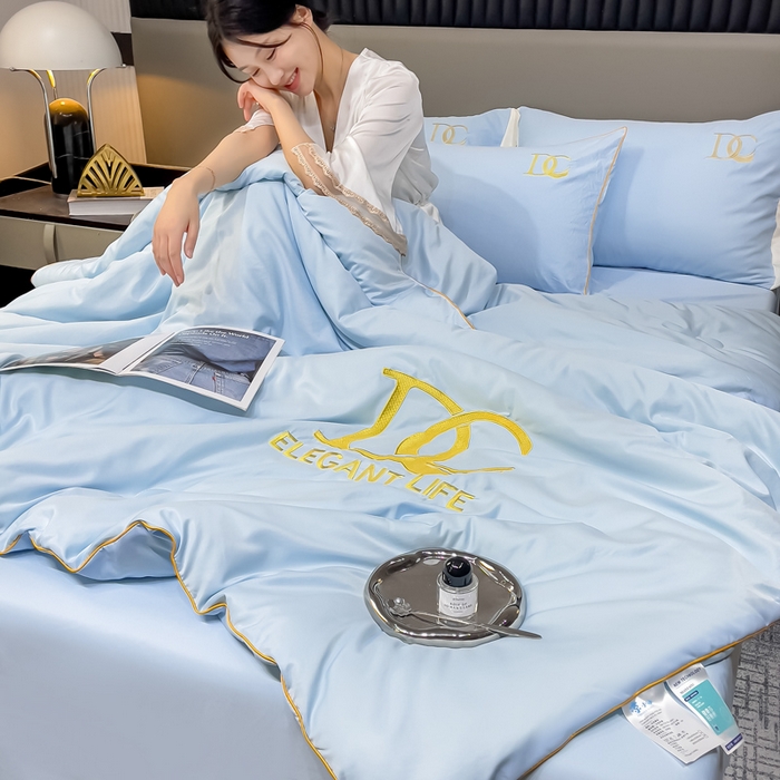 91家纺网 家纺一手货源 找家纺 创优 2025新款水洗真丝滚边夏被四件套 天空蓝