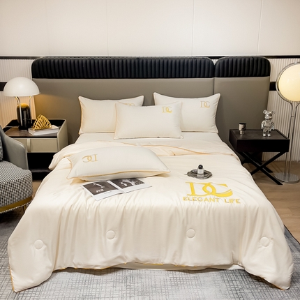 91家纺网 家纺一手货源 找家纺 创优 2025新款水洗真丝滚边夏被四件套 月光白