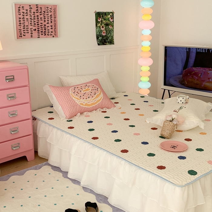 91家纺网 家纺一手货源 找家纺 昔可家纺 2023新款双层雪纺纱乳胶床裙 彩色波点