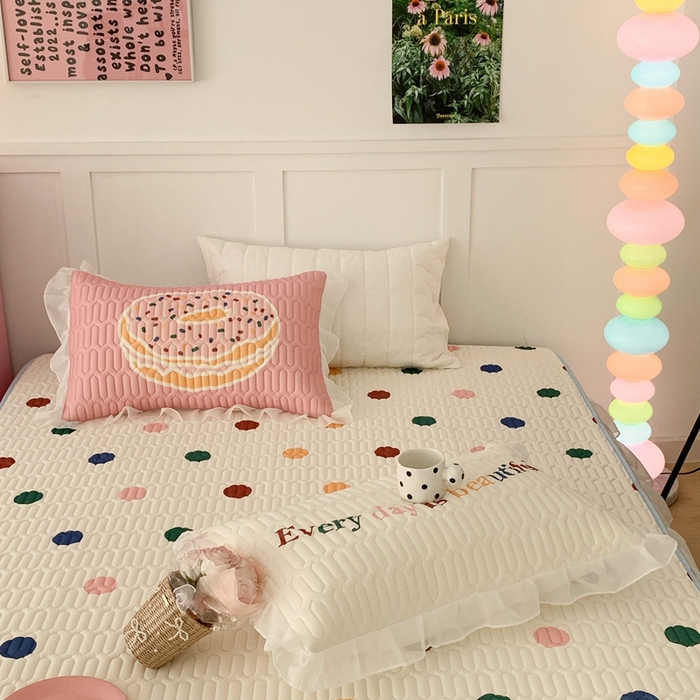 91家纺网 家纺一手货源 找家纺 昔可家纺 2023新款双层雪纺纱乳胶床裙 彩色波点