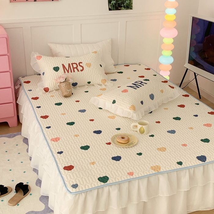 91家纺网 家纺一手货源 找家纺 昔可家纺 2023新款双层雪纺纱乳胶床裙 彩色爱心