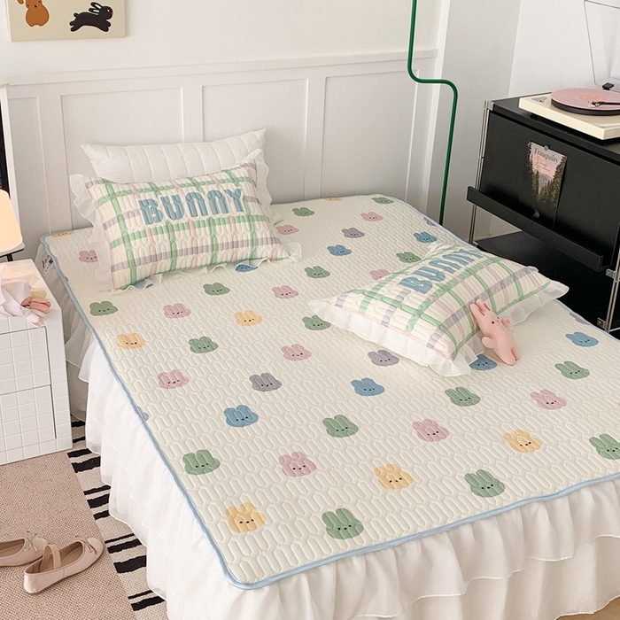 91家纺网 家纺一手货源 找家纺 昔可家纺 2023新款双层雪纺纱乳胶床裙 彩色小兔