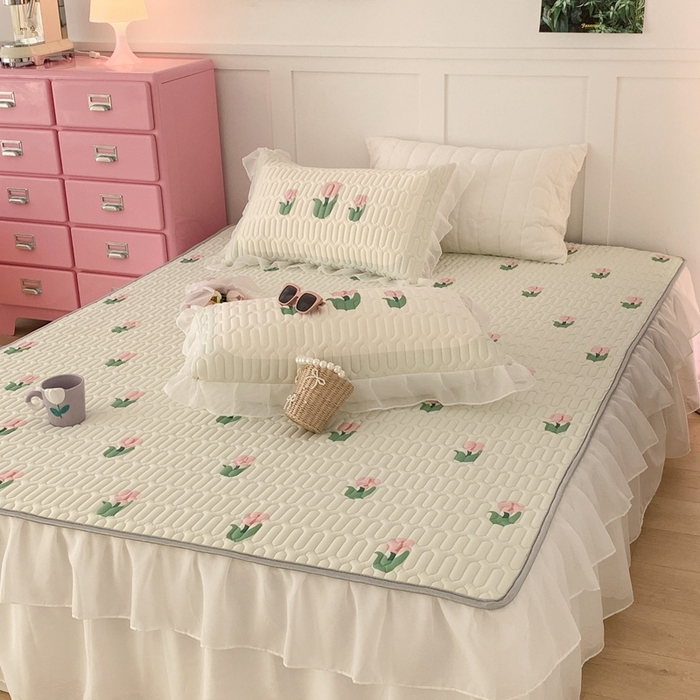 91家纺网 家纺一手货源 找家纺 昔可家纺 2023新款双层雪纺纱乳胶床裙 淡绿底郁金香