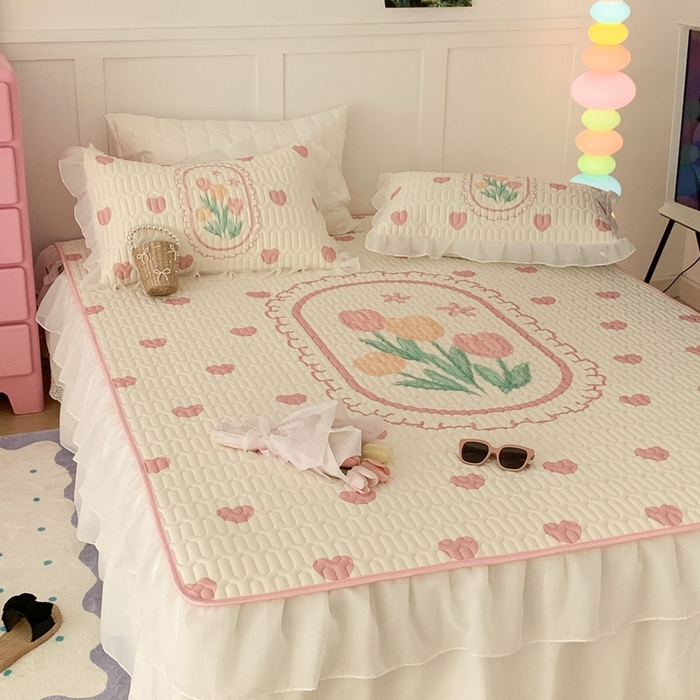 91家纺网 家纺一手货源 找家纺 昔可家纺 2023新款双层雪纺纱乳胶床裙 粉爱心郁金香