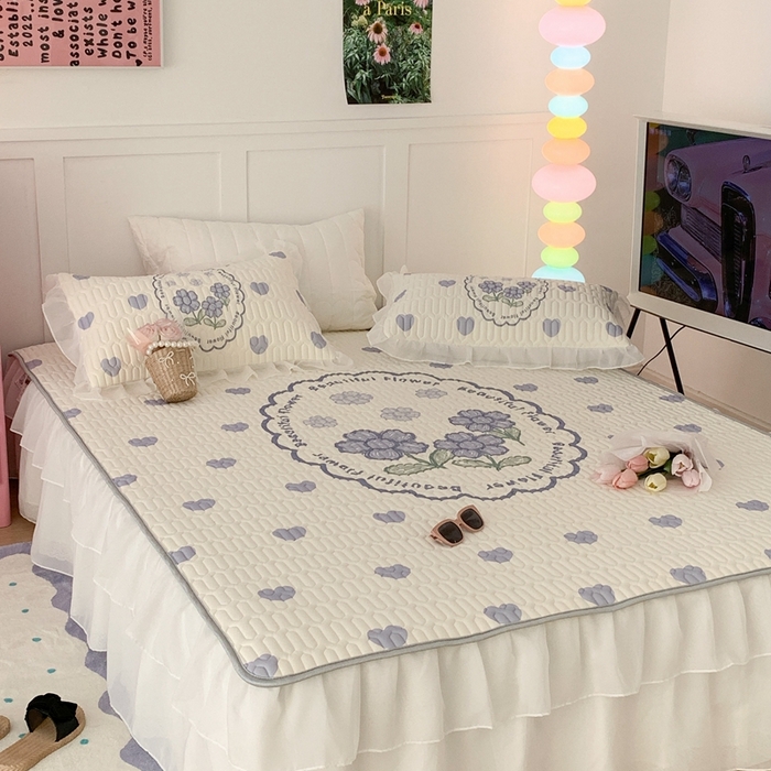 91家纺网 家纺一手货源 找家纺 昔可家纺 2023新款双层雪纺纱乳胶床裙 紫爱心小花朵