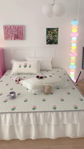 91家纺网 家纺一手货源 找家纺 昔可家纺 2023新款双层雪纺纱乳胶床裙 淡绿底郁金香