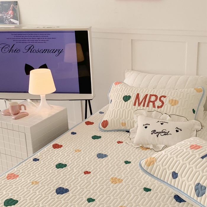 91家纺网 家纺一手货源 找家纺 昔可 2023新款床笠款乳胶凉席 彩色爱心