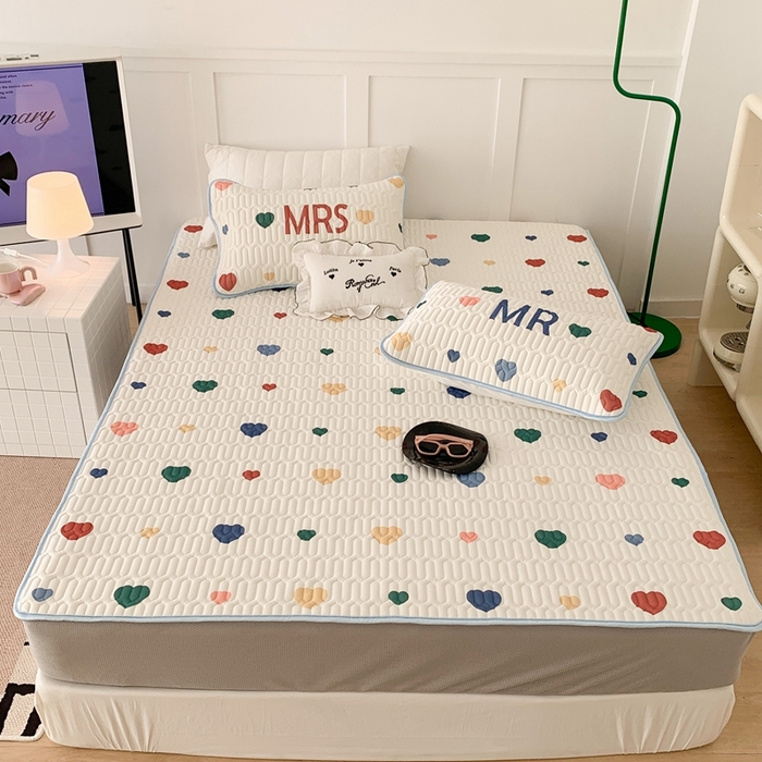 91家纺网 家纺一手货源 找家纺 昔可 2023新款床笠款乳胶凉席 彩色爱心