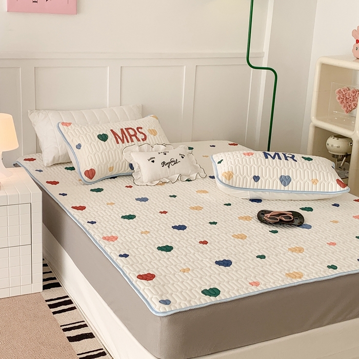 91家纺网 家纺一手货源 找家纺 昔可 2023新款床笠款乳胶凉席 彩色爱心