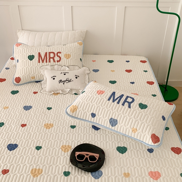 91家纺网 家纺一手货源 找家纺 昔可 2023新款床笠款乳胶凉席 彩色爱心