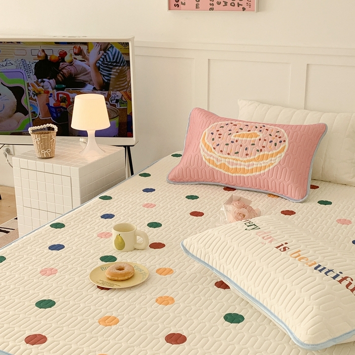 91家纺网 家纺一手货源 找家纺 昔可 2023新款床笠款乳胶凉席 彩色波点