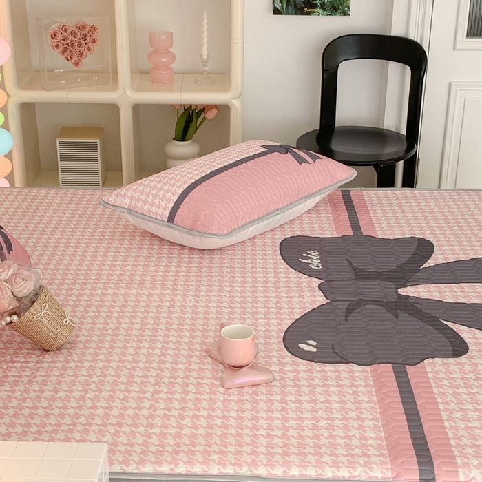 91家纺网 家纺一手货源 找家纺 昔可 2023新款床笠款乳胶凉席 粉粉千鸟格