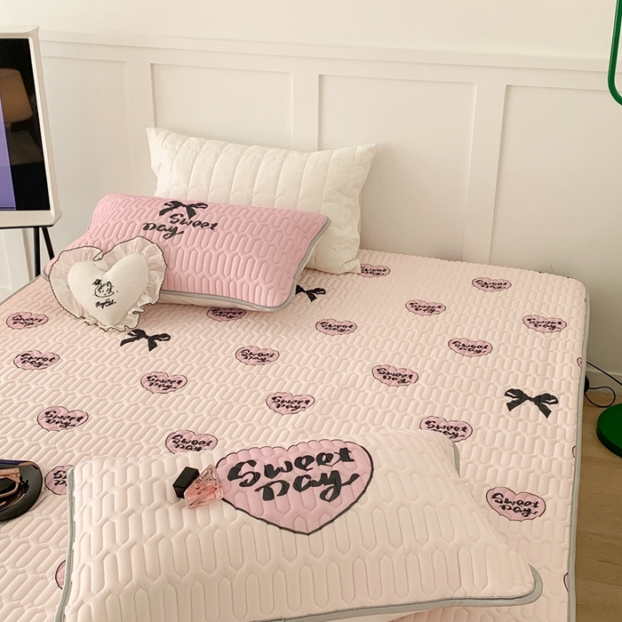 91家纺网 家纺一手货源 找家纺 昔可 2023新款床笠款乳胶凉席 黑粉芭蕾少女心