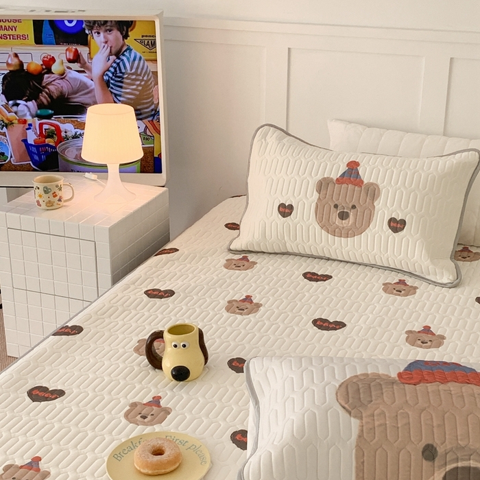91家纺网 家纺一手货源 找家纺 昔可 2023新款床笠款乳胶凉席 油画爱心生日熊