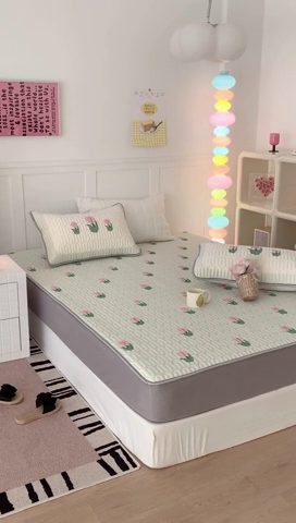 91家纺网 家纺一手货源 找家纺 昔可 2023新款床笠款乳胶凉席 淡绿底郁金香