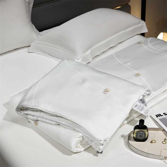 91家纺网 家纺一手货源 找家纺 A+爱家 2024新款双宫茧蚕丝被 双宫茧蚕丝被