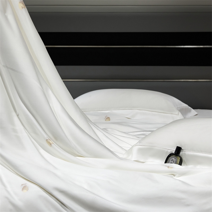 91家纺网 家纺一手货源 找家纺 A+爱家 2024新款双宫茧蚕丝被 双宫茧蚕丝被