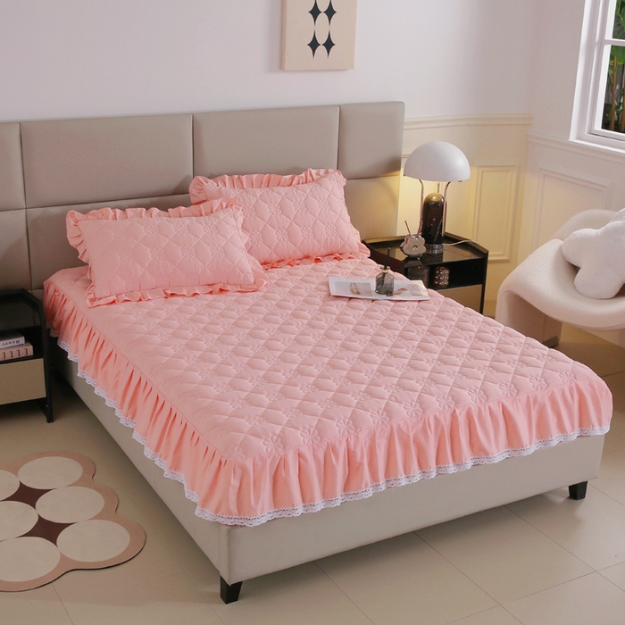 91家纺网 家纺一手货源 找家纺 情煊家纺2023新款全棉夹棉纯色花边床笠 粉玉