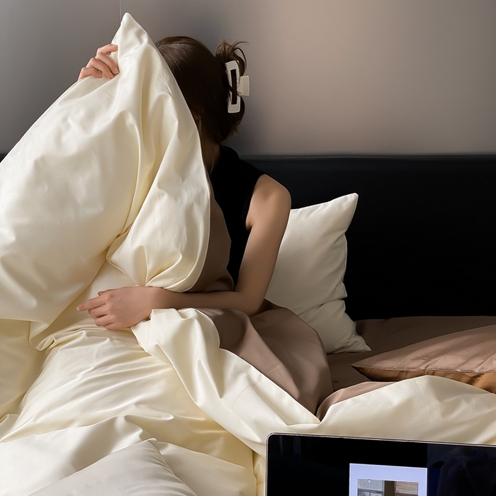 91家纺网 家纺一手货源 找家纺 梦享生活家居 2023新款100支长绒棉贡缎双拼四件套 奶咖