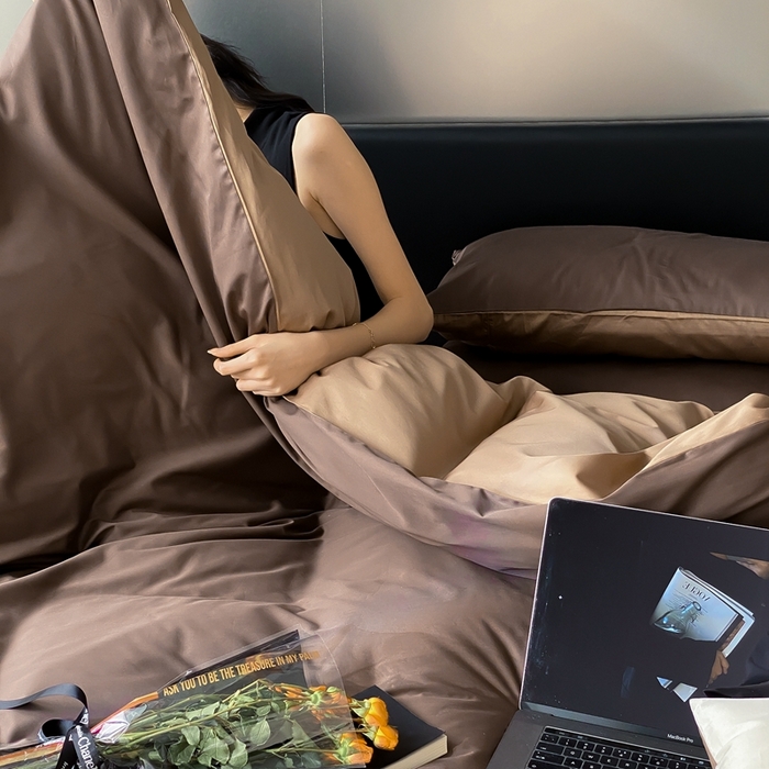 91家纺网 家纺一手货源 找家纺 梦享生活家居 2023新款100支长绒棉贡缎双拼四件套 摩卡棕