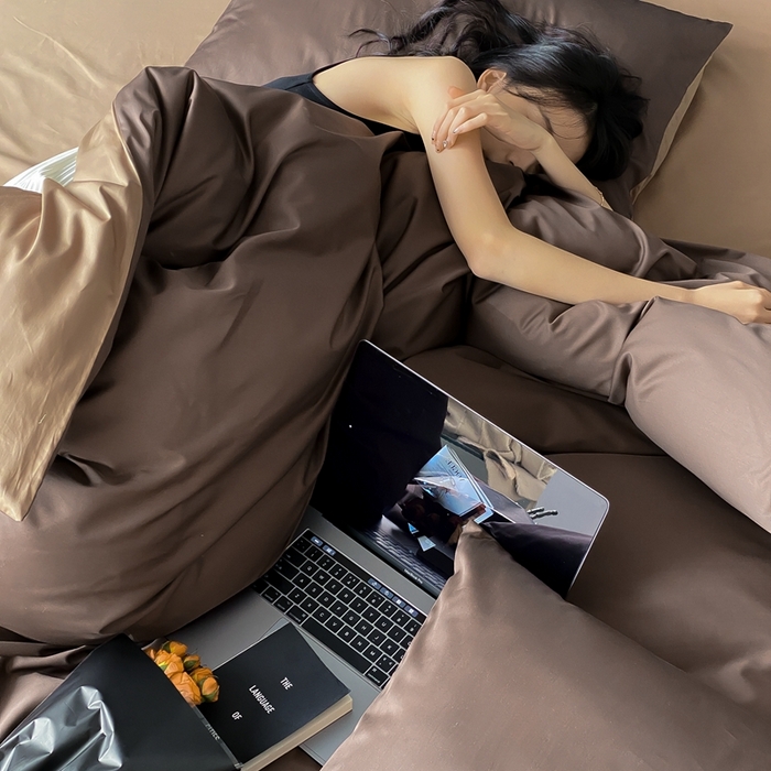 91家纺网 家纺一手货源 找家纺 梦享生活家居 2023新款100支长绒棉贡缎双拼四件套 摩卡棕