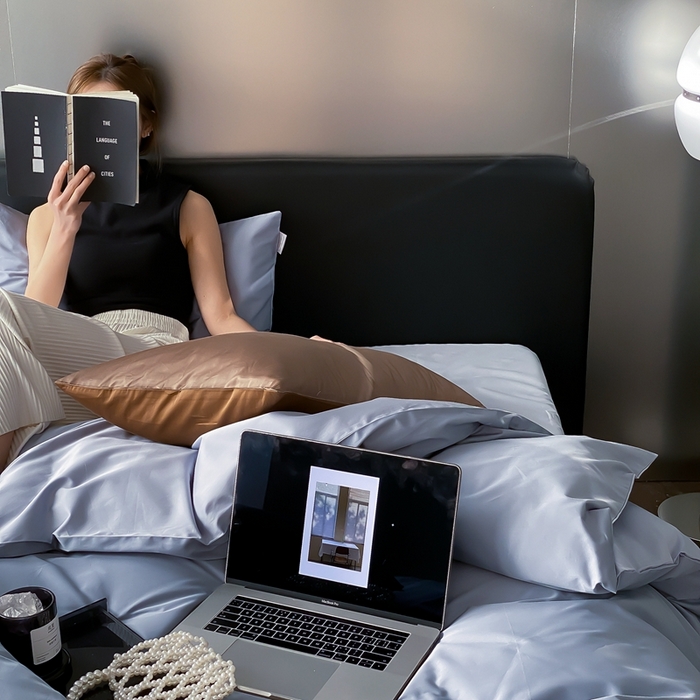 91家纺网 家纺一手货源 找家纺 梦享生活家居 2023新款100支长绒棉贡缎双拼四件套 神秘蓝