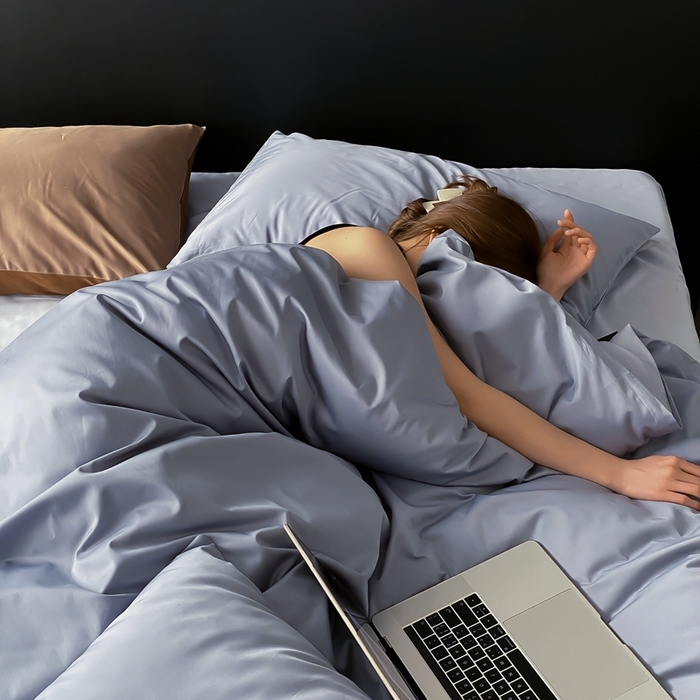 91家纺网 家纺一手货源 找家纺 梦享生活家居 2023新款100支长绒棉贡缎双拼四件套 神秘蓝