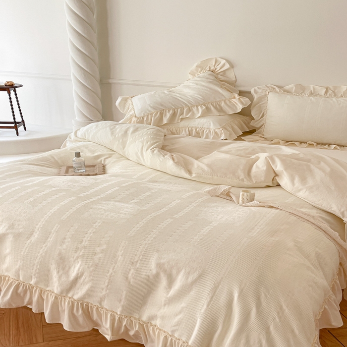 91家纺网 家纺一手货源 找家纺 玛奇朵 2023新品法式浪漫荷叶边60S华夫格大提花-凯伦系列 凯伦-白