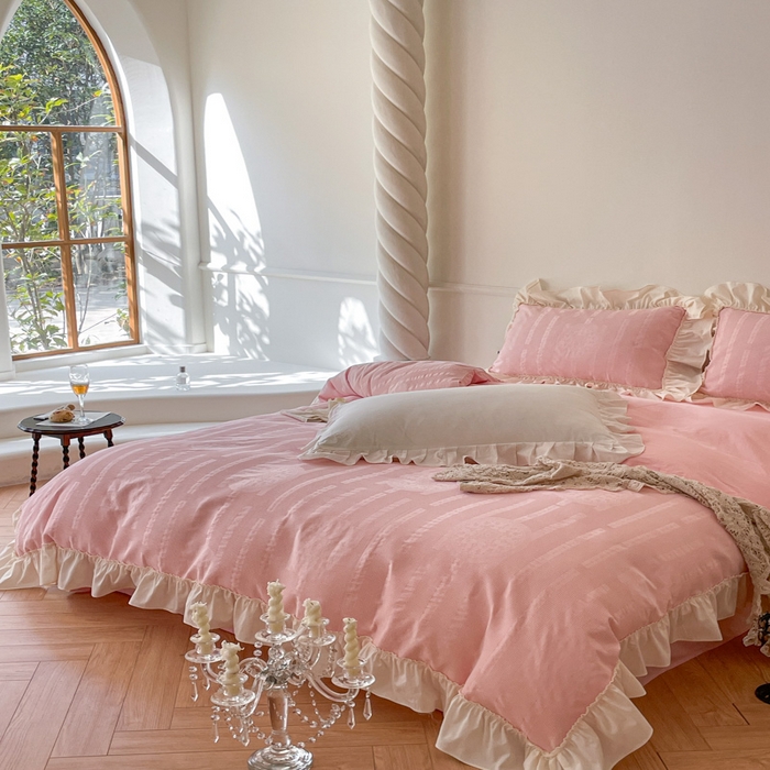 91家纺网 家纺一手货源 找家纺 玛奇朵 2023新品法式浪漫荷叶边60S华夫格大提花-凯伦系列 凯伦-粉