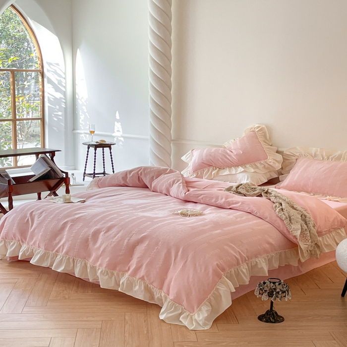 91家纺网 家纺一手货源 找家纺 玛奇朵 2023新品法式浪漫荷叶边60S华夫格大提花-凯伦系列 凯伦-粉