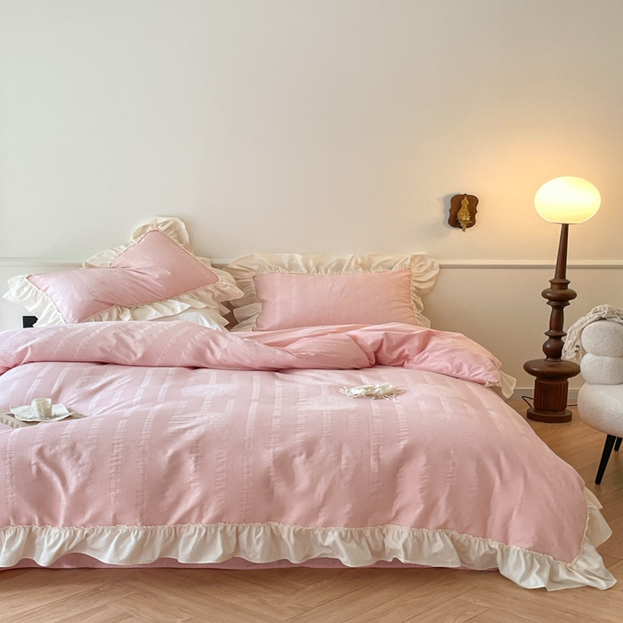 91家纺网 家纺一手货源 找家纺 玛奇朵 2023新品法式浪漫荷叶边60S华夫格大提花-凯伦系列 凯伦-粉